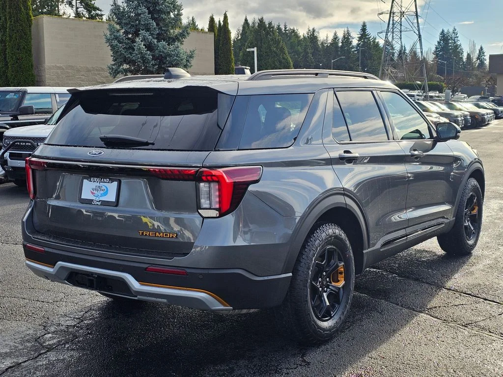 New 2026 Gray Ford Tremor image 7