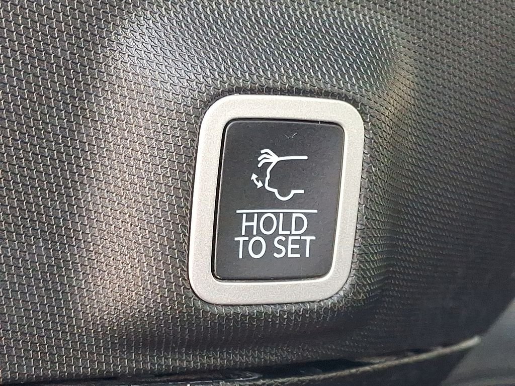 Used 2023 Silver Jeep Altitude X image 28