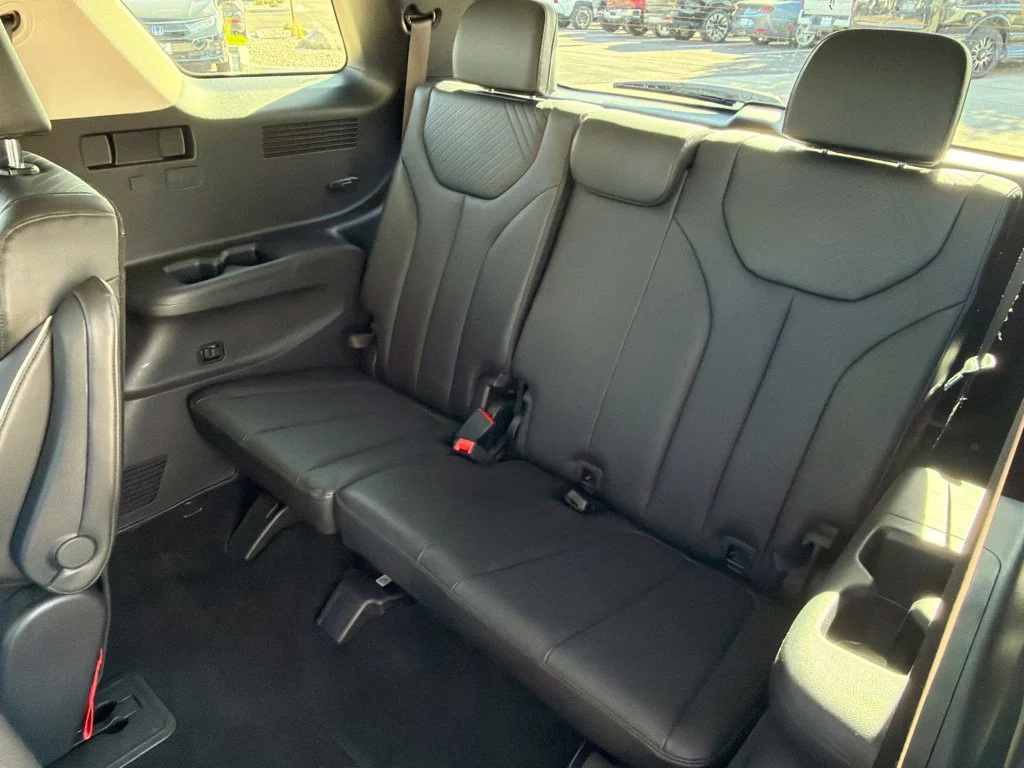 Used 2025 Gray Hyundai SEL image 18