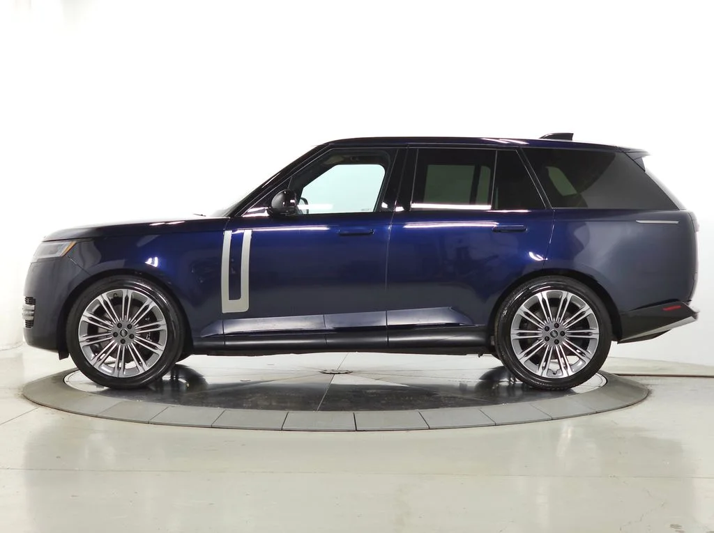 Certified Used 2023 Portofino Blue Metallic Land Rover SE image 2