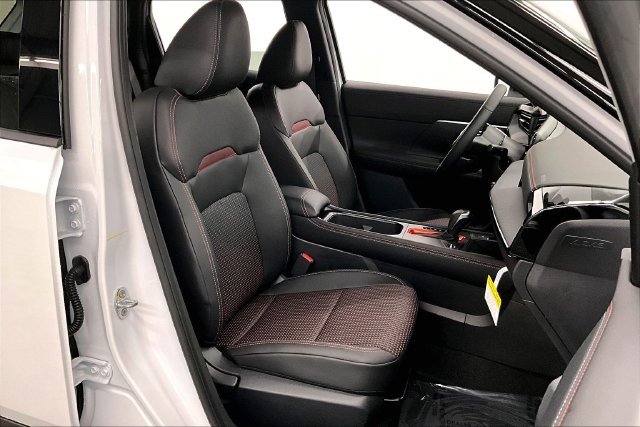New 2026 Aspen White with Black Roof Nissan SR image 35