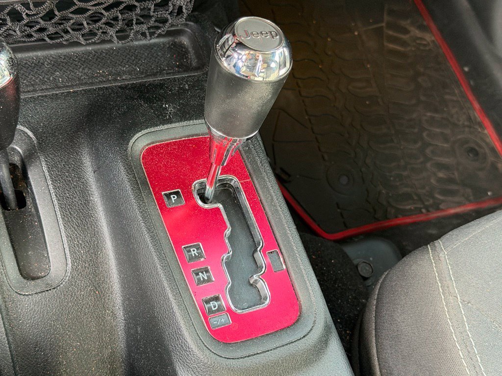 Used 2018 Black Jeep Unlimited Sahara image 19