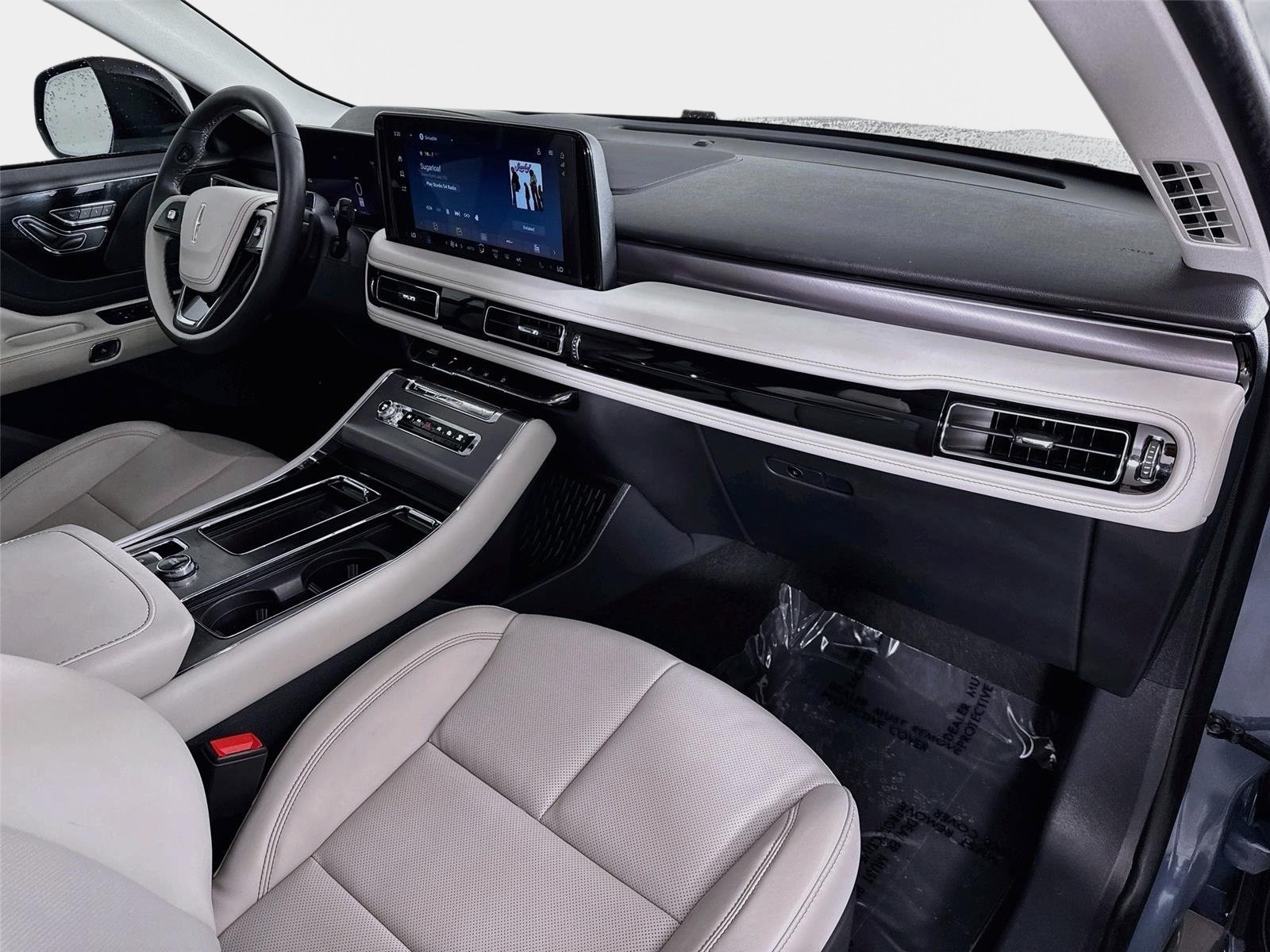 Used 2025 Blue Metallic Lincoln Premiere image 31
