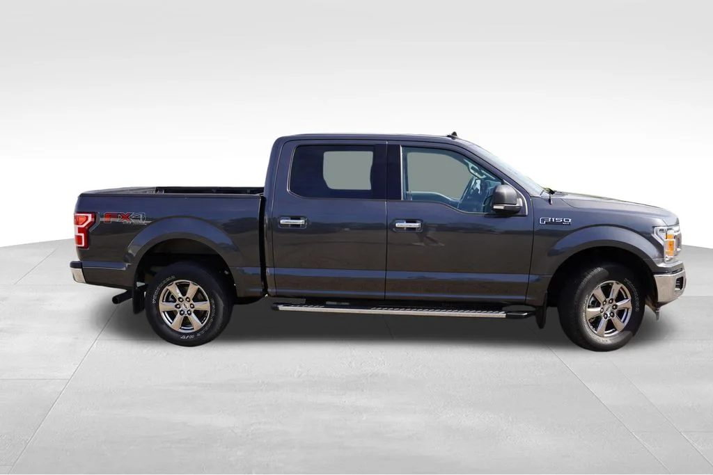 Used 2020 Magnetic Metallic Ford XLT image 2
