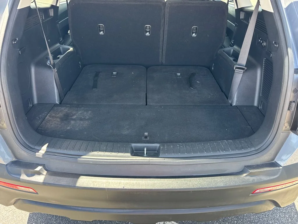 Used 2023 Silver Kia LX image 18