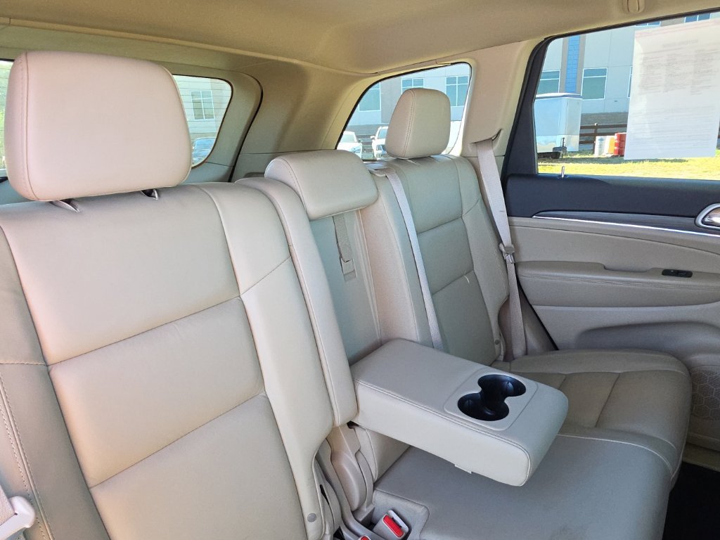 Used 2021 White Jeep Limited image 28