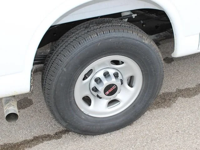 2026 GMC Savana Cargo Work Van - Photo 18