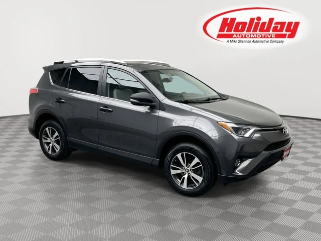 2016 Toyota RAV4 XLE's photo