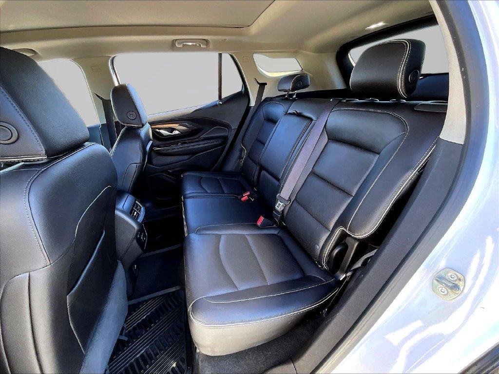 Used 2018 White GMC Denali image 26