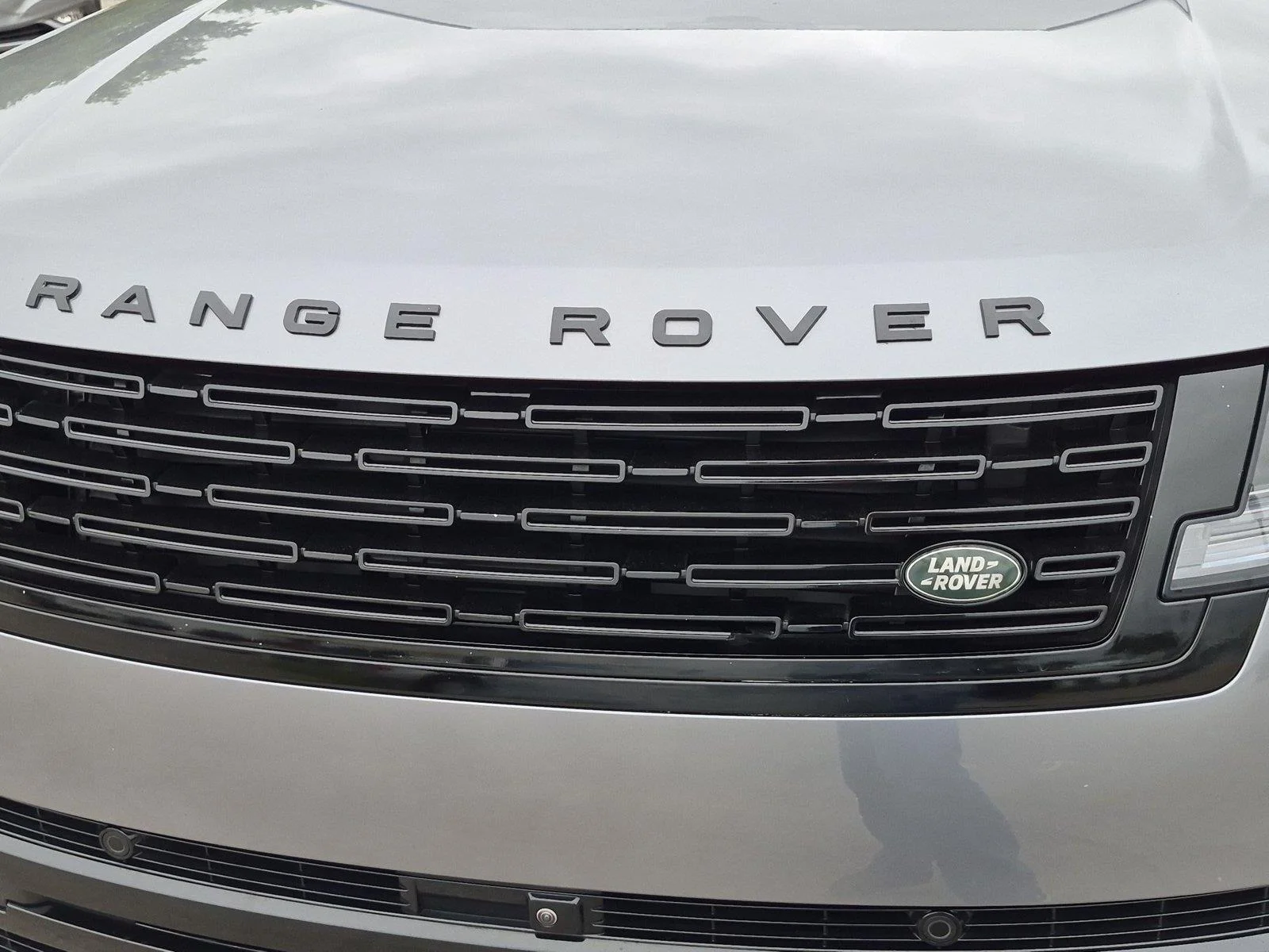 Used 2023 Eiger Grey Metallic Land Rover Autobiography image 13