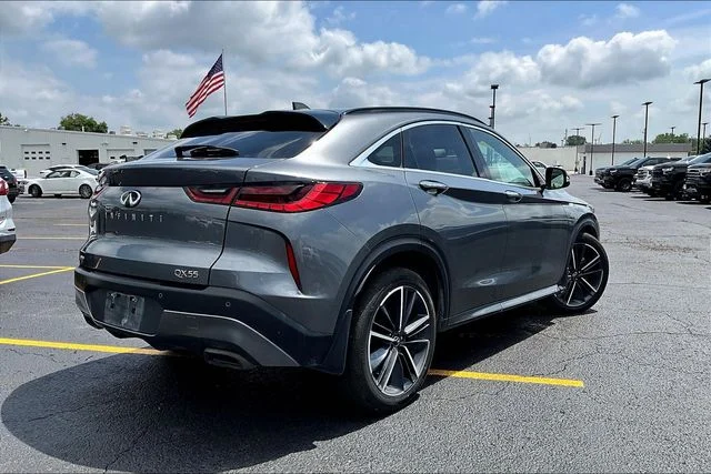 Used 2023 Gray INFINITI LUXE image 4