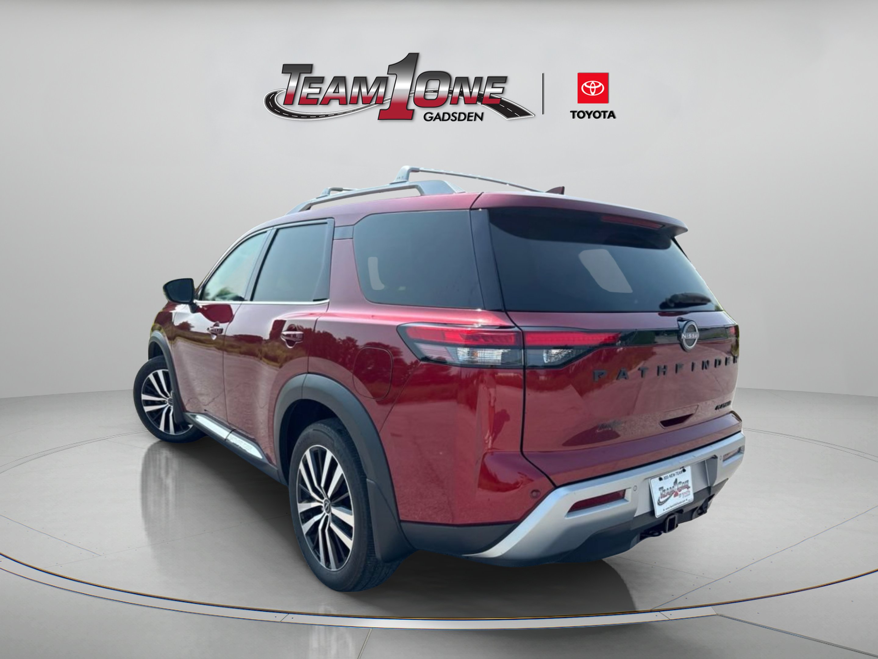 Used 2024 Scarlet Ember Nissan Platinum image 4