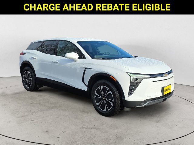 New 2026 Summit White Chevrolet LT image 7