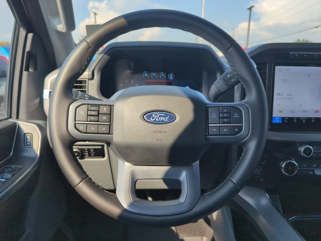 Used 2024 Red Ford XLT image 16