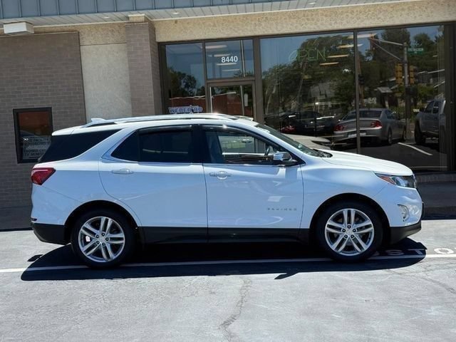 Used 2018 SUMMIT WHITE Chevrolet Premier image 2