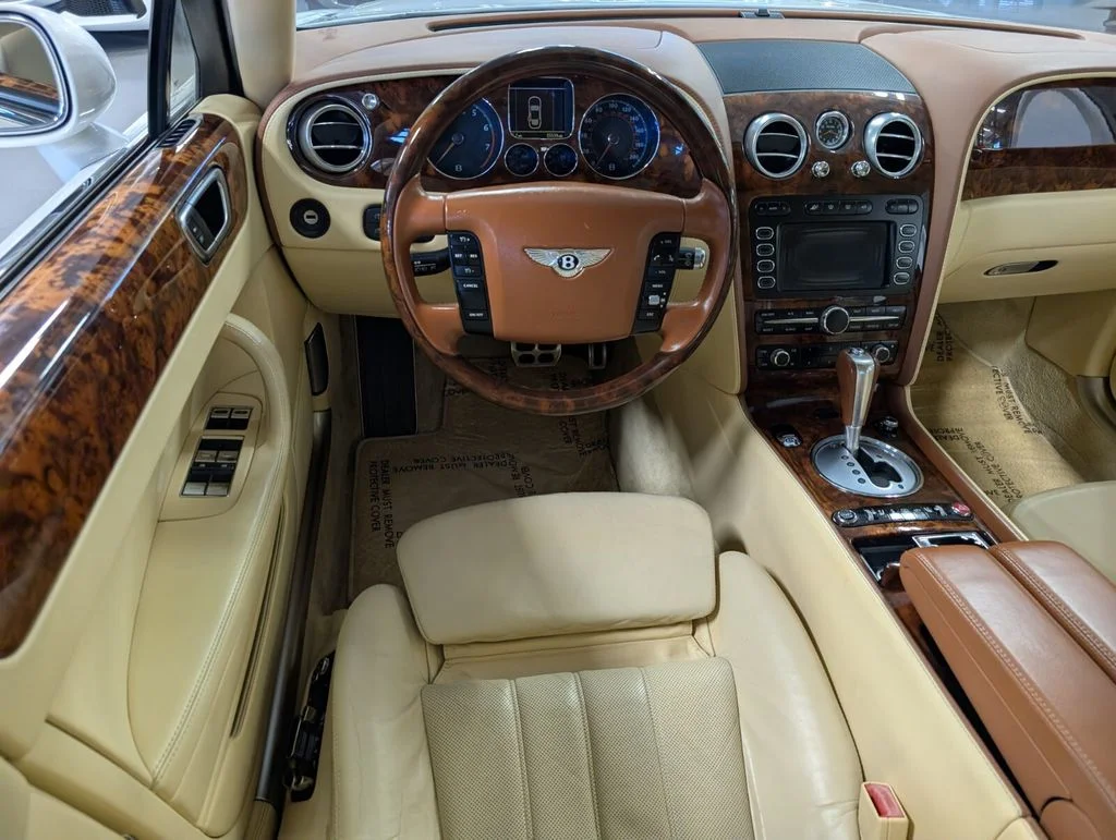 Used 2008 White Bentley Base image 13