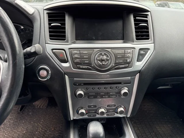 Used 2019 White Nissan SL image 15