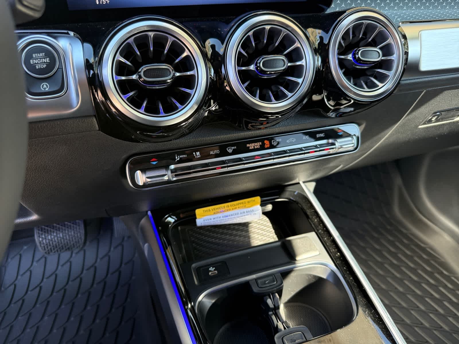 New 2026 Polar White Mercedes-Benz GLB 250 image 20