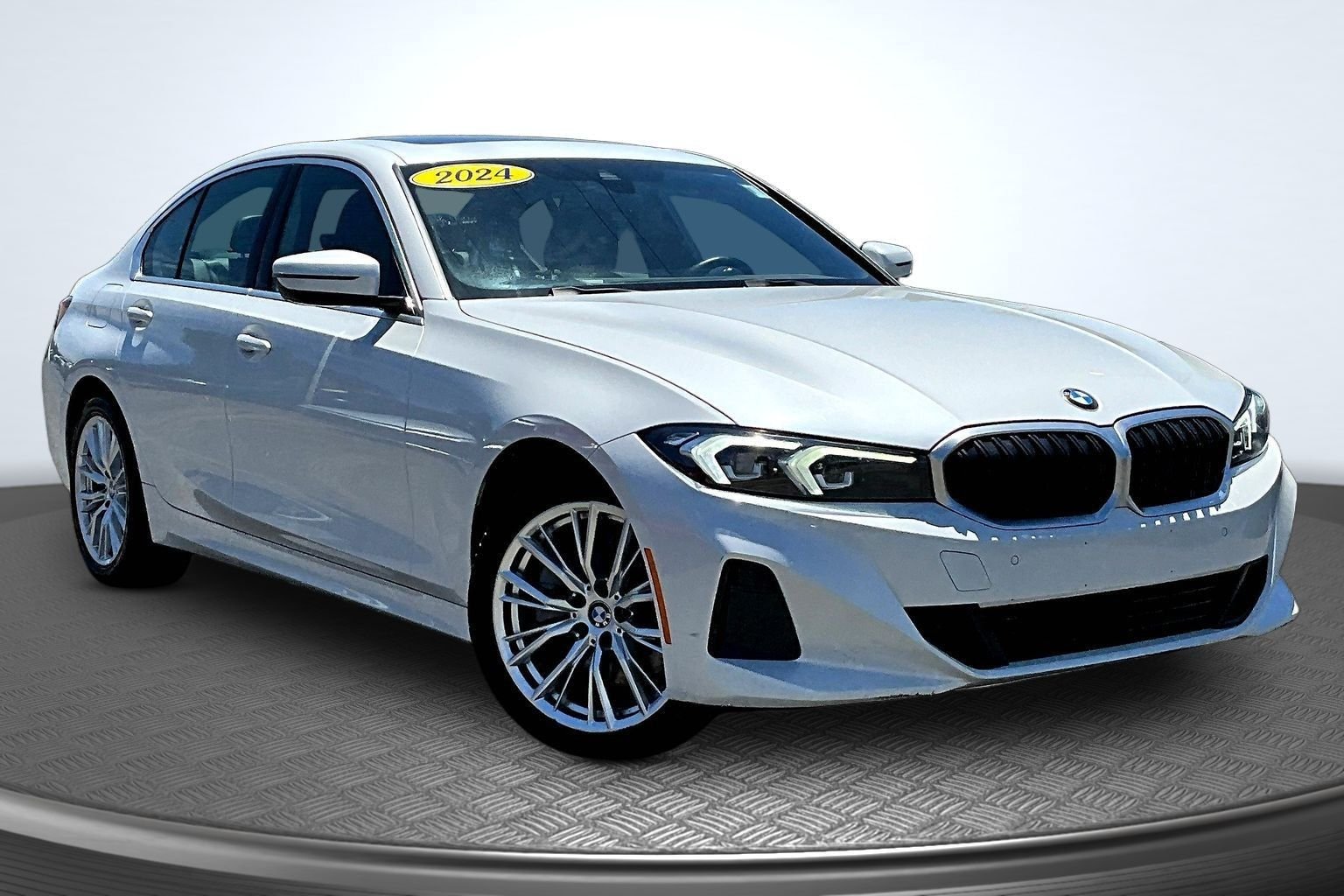 Used 2024 White BMW 330i xDrive image 3