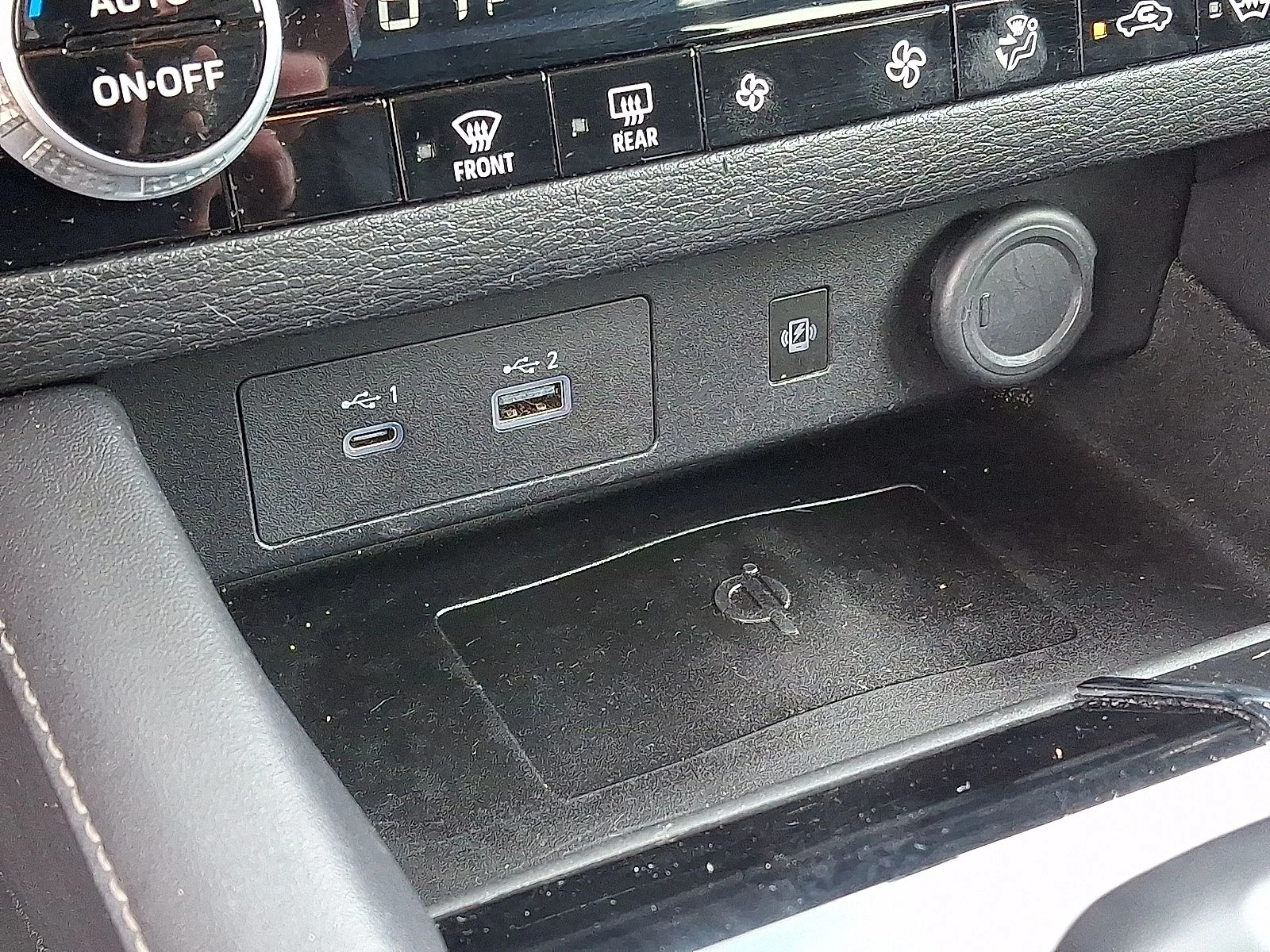 Used 2022  Mitsubishi SE image 24