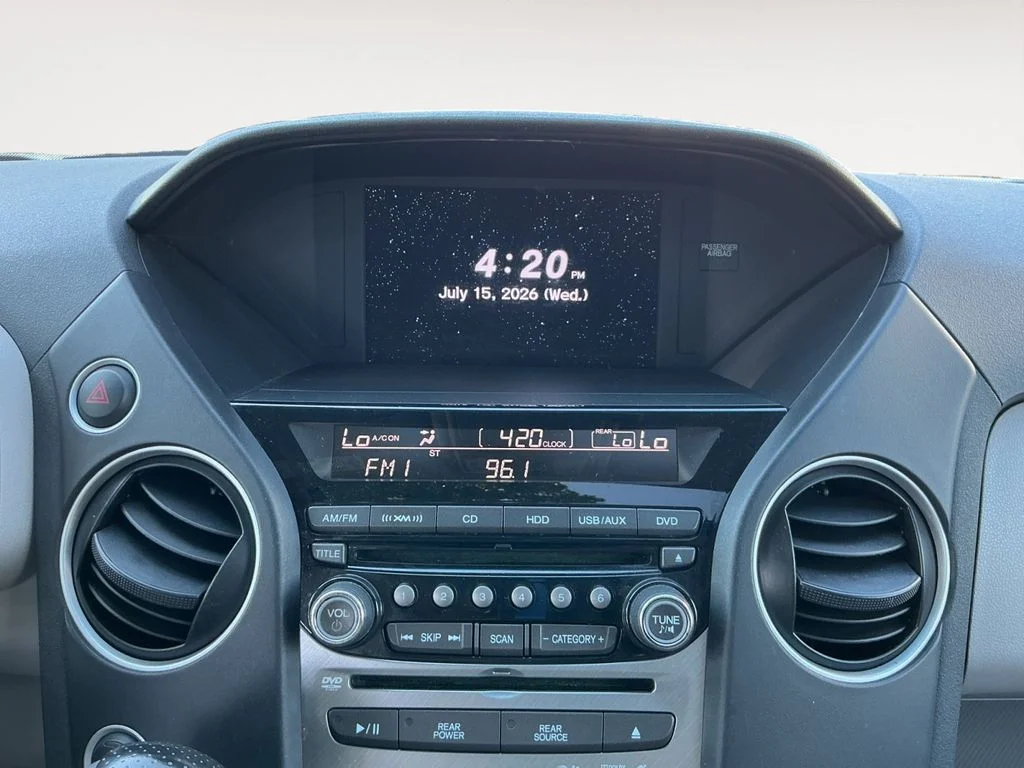 Used 2013 White Honda Touring image 15