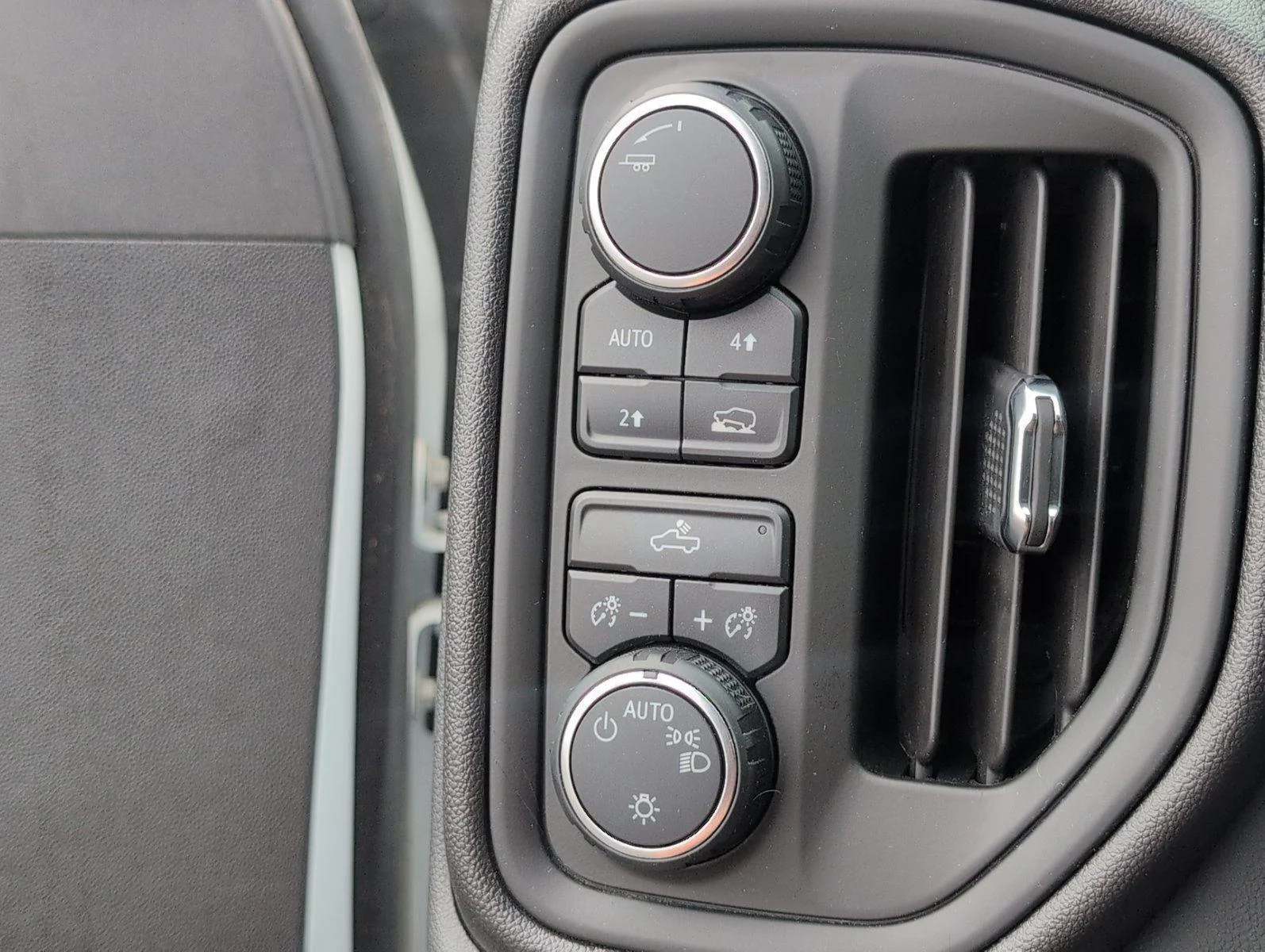 Used 2023 Summit White Chevrolet Custom image 29