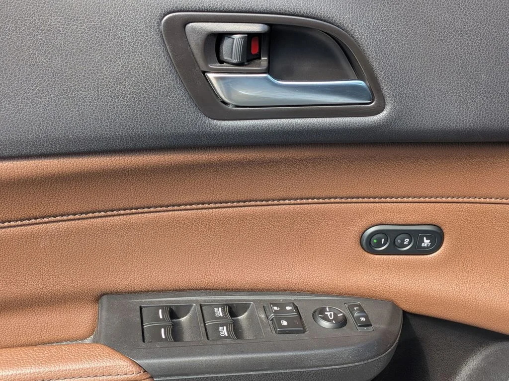 Used 2021  Acura Premium Package image 14