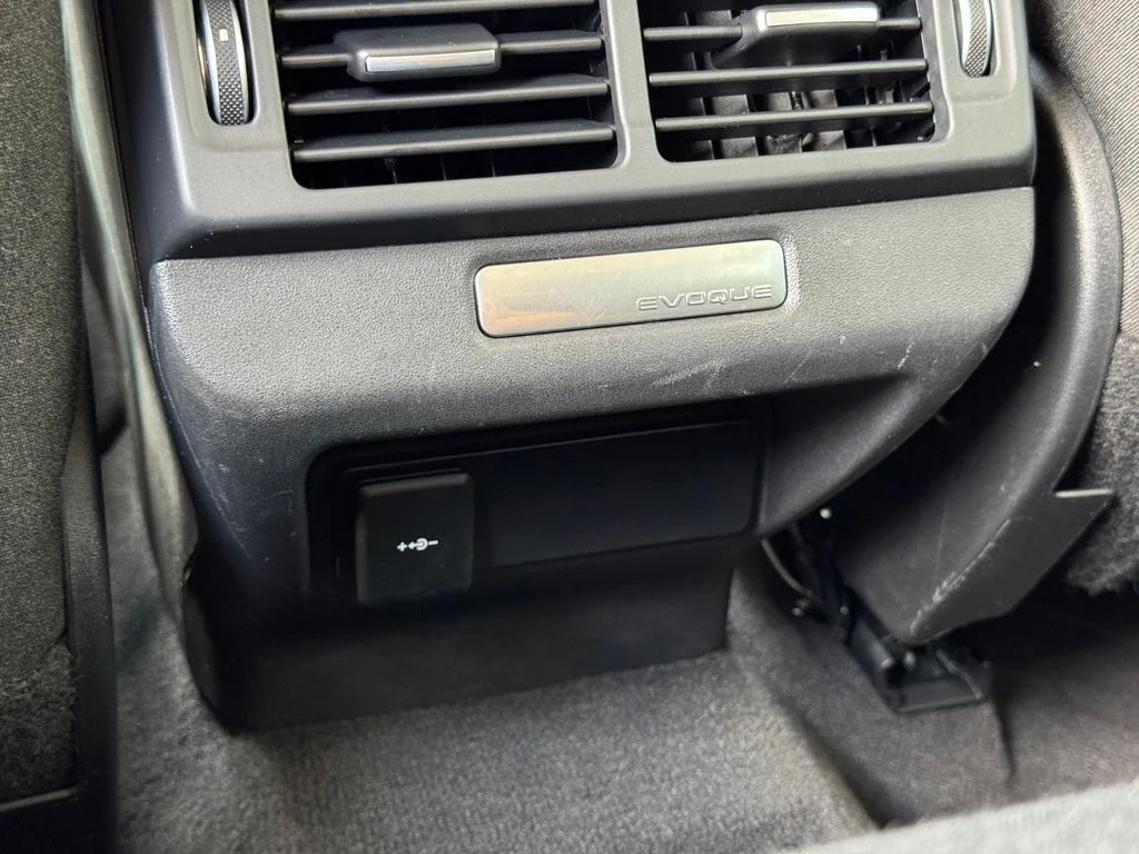 Used 2021 White Land Rover S image 18
