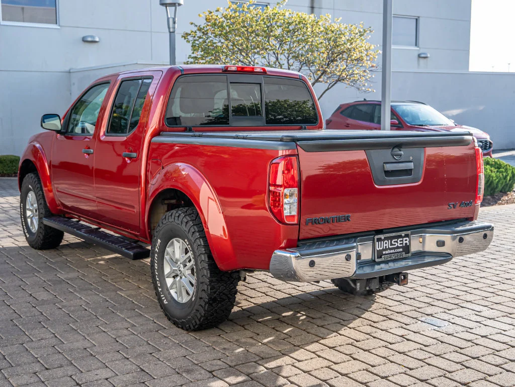 Used 2018 Lava Red Nissan SV image 6