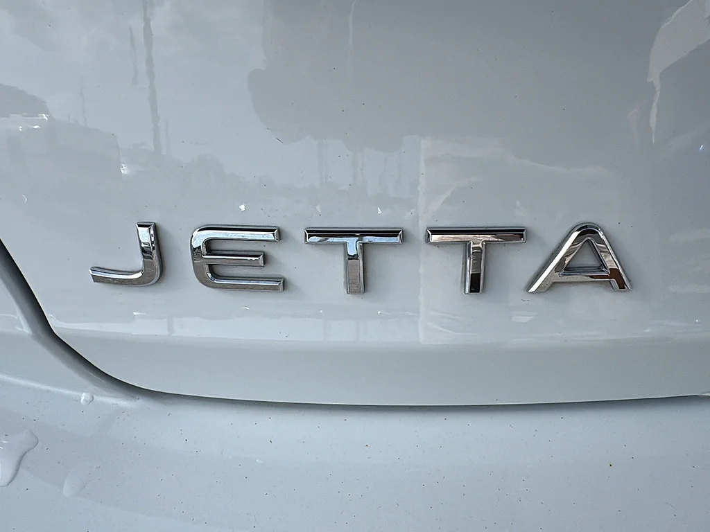 Certified Used 2023 Pure White Volkswagen Sport Auto image 12