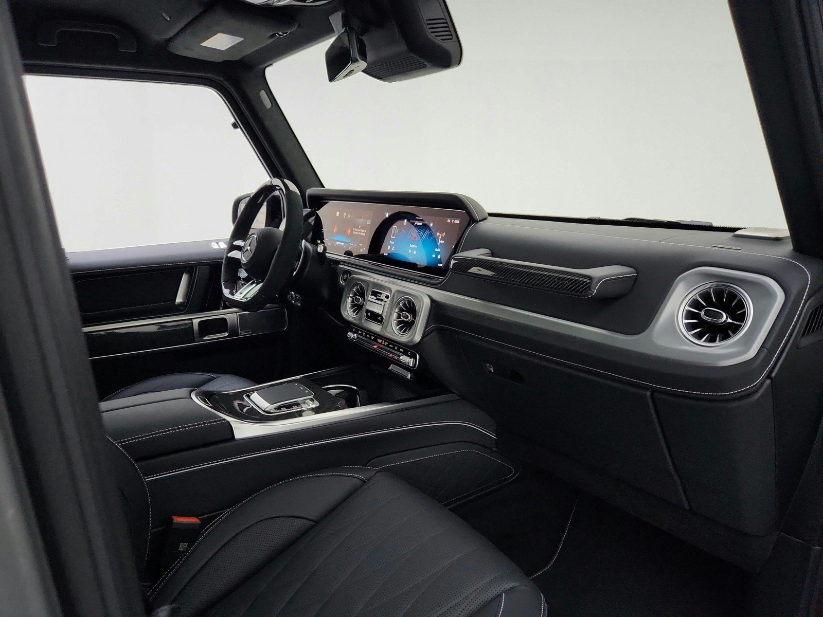 New 2027 MANUFAKTUR Arabian Grey Non- Metallic Mercedes-Benz AMG® G 63 SUV image 25