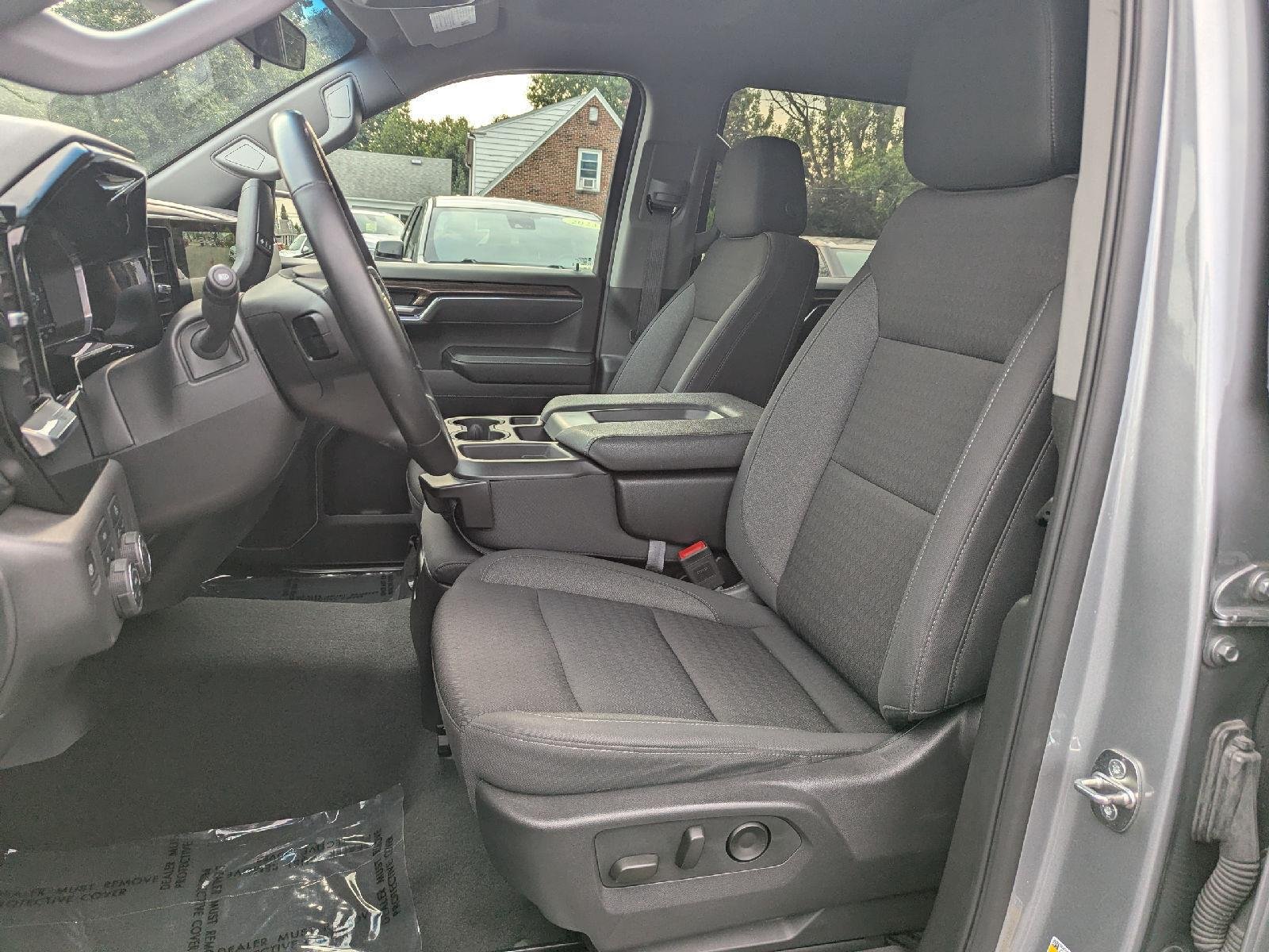 Used 2024 Sterling Gray Metallic Chevrolet LT image 25