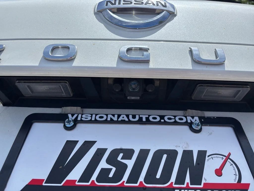 Used 2021 White Nissan SL image 34
