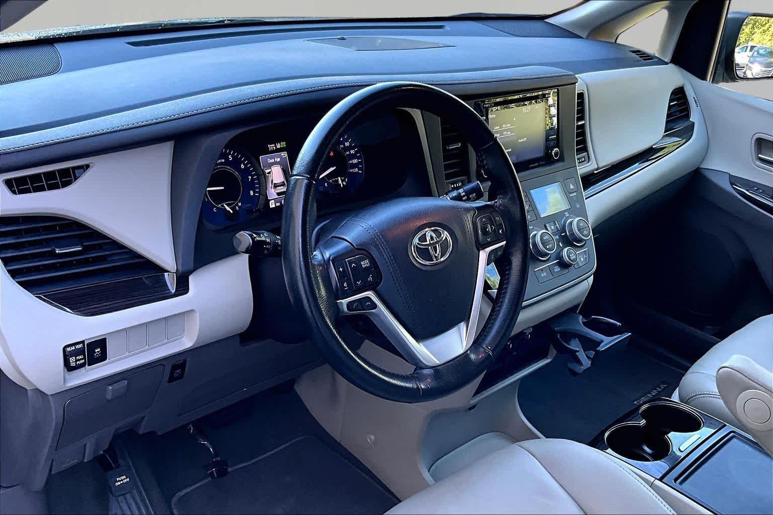Used 2020 Predawn Gray Mica Toyota XLE image 18