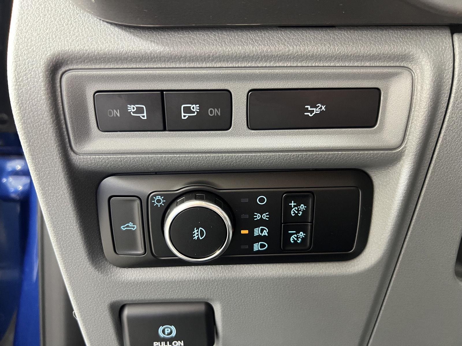 Used 2024 Atlas Blue Ford XLT image 16
