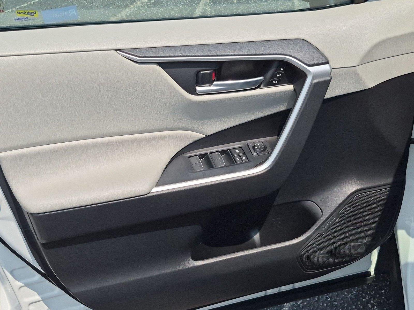 Used 2023 Wind Chill Pearl Toyota XLE Premium image 15