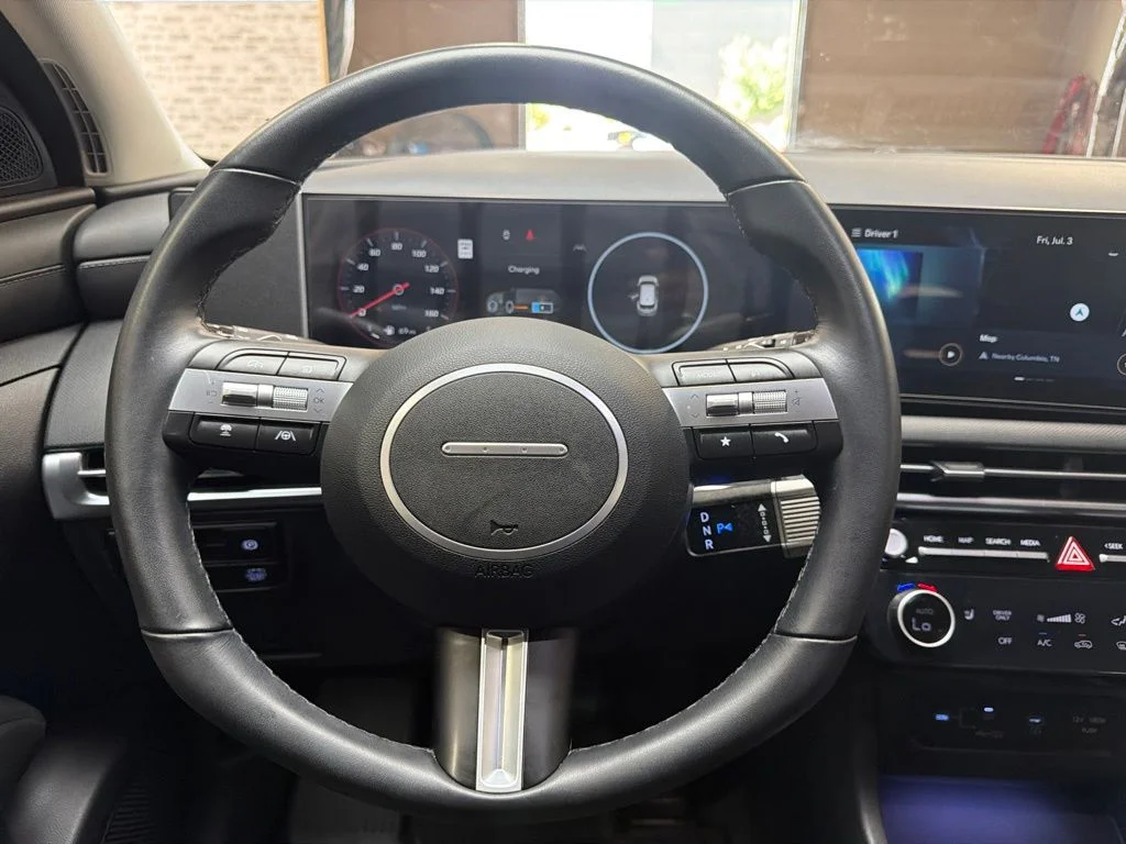 Used 2025 Shimmering Silver Hyundai SEL Convenience image 16