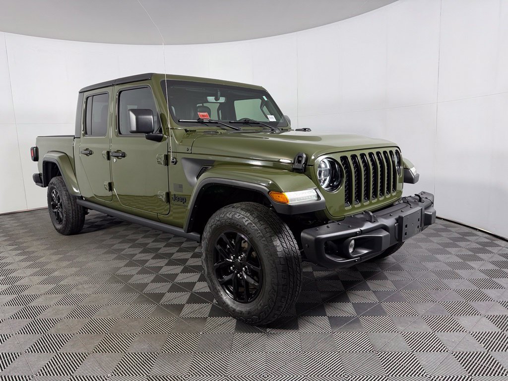 Used 2023 Green Jeep Sport image 5