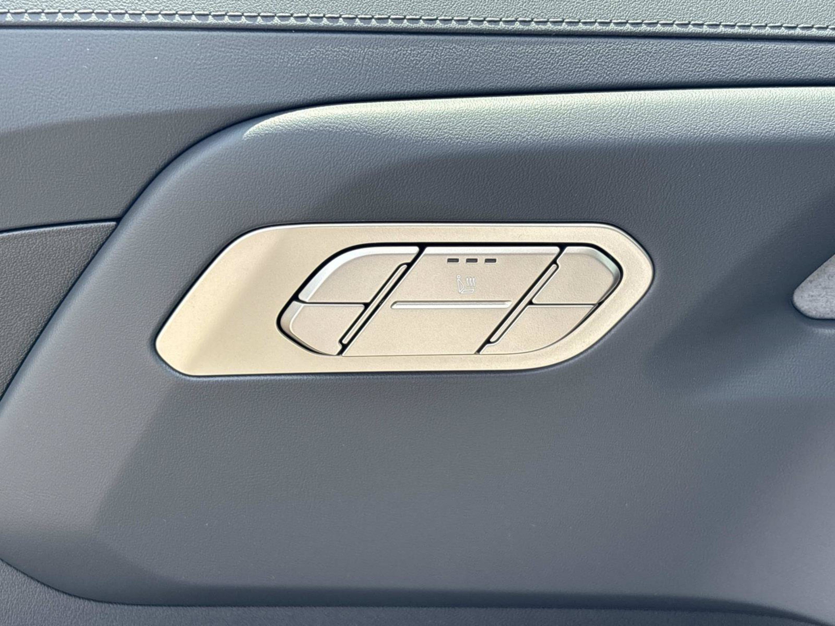 New 2027 Glacial White Pearl Kia S image 18