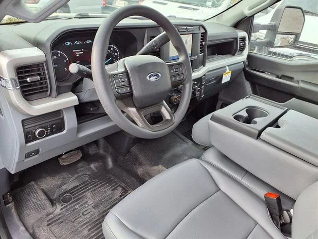 New 2024 Oxford White Ford XL image 7