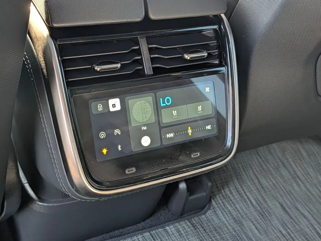 2024 Rivian R1S Adventure - Photo 15