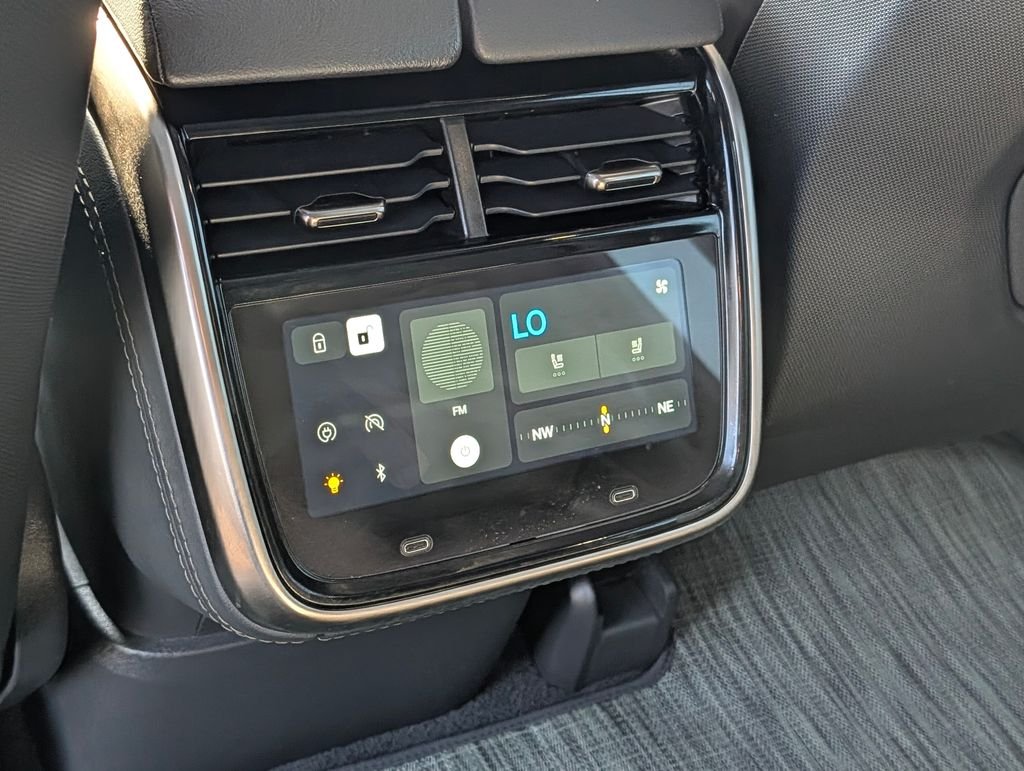 2024 Rivian R1S Adventure - Photo 15