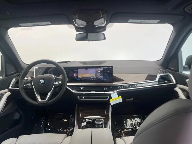 New 2026 Alpine White BMW sDrive40i image 10