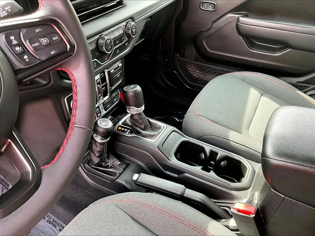 Used 2024 Gray Jeep Rubicon image 15