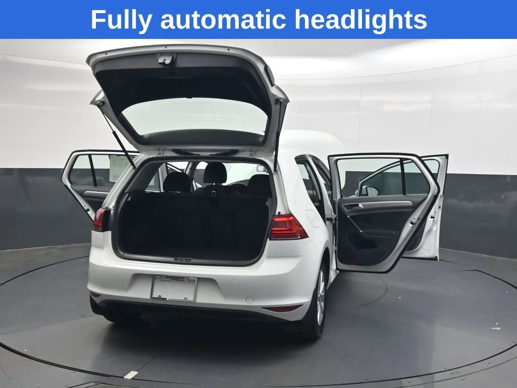 Used 2018 Midnight Black Metallic Toyota XSE image 4