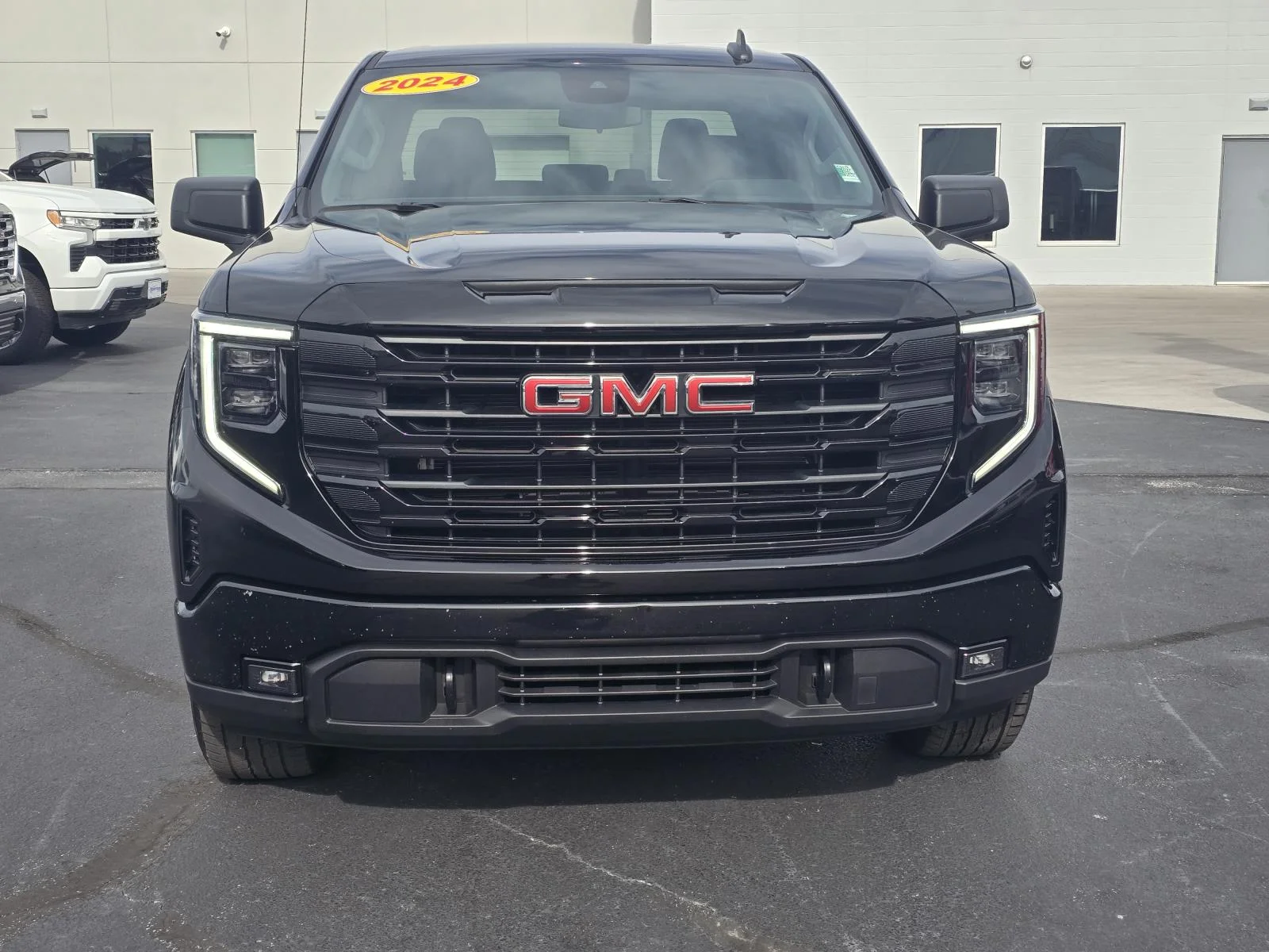 Used 2024 Onyx Black GMC Elevation image 2