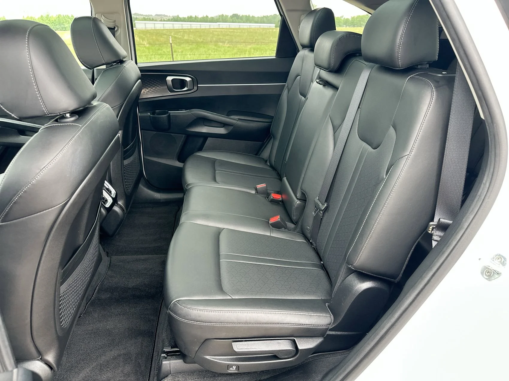 2022 Kia Sorento S - Photo 23