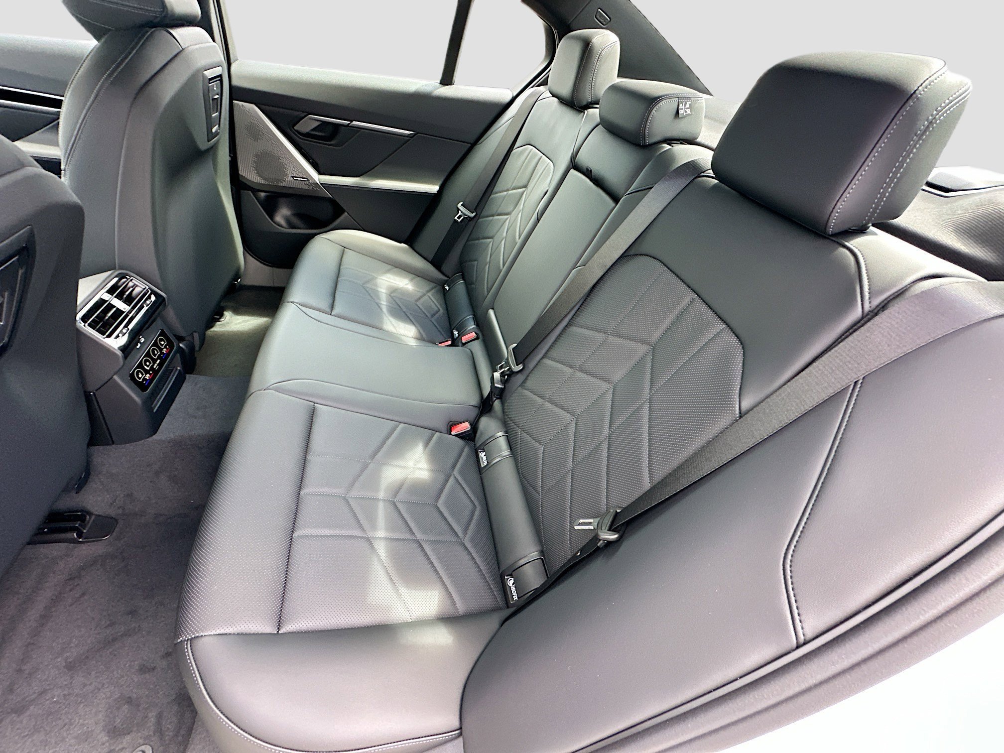 New 2026 Alpine White BMW 530i image 20