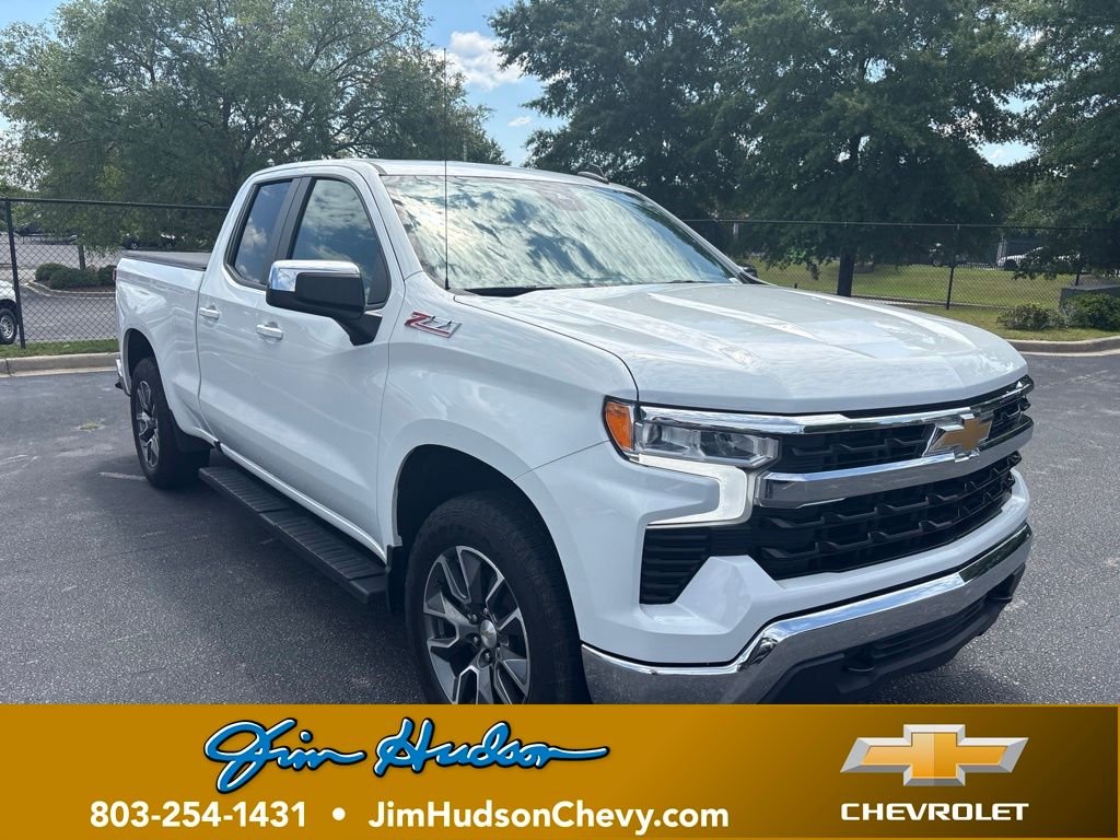 Used 2025 White Chevrolet LT image 1
