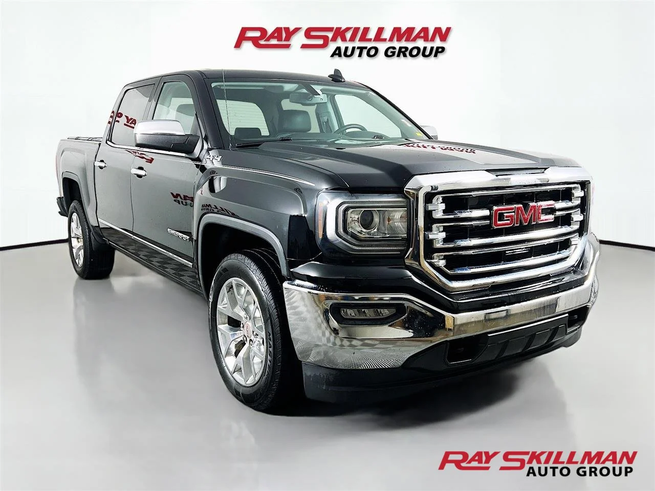 2017 GMC Sierra 4WD Crew Cab Short Box SLT's photo